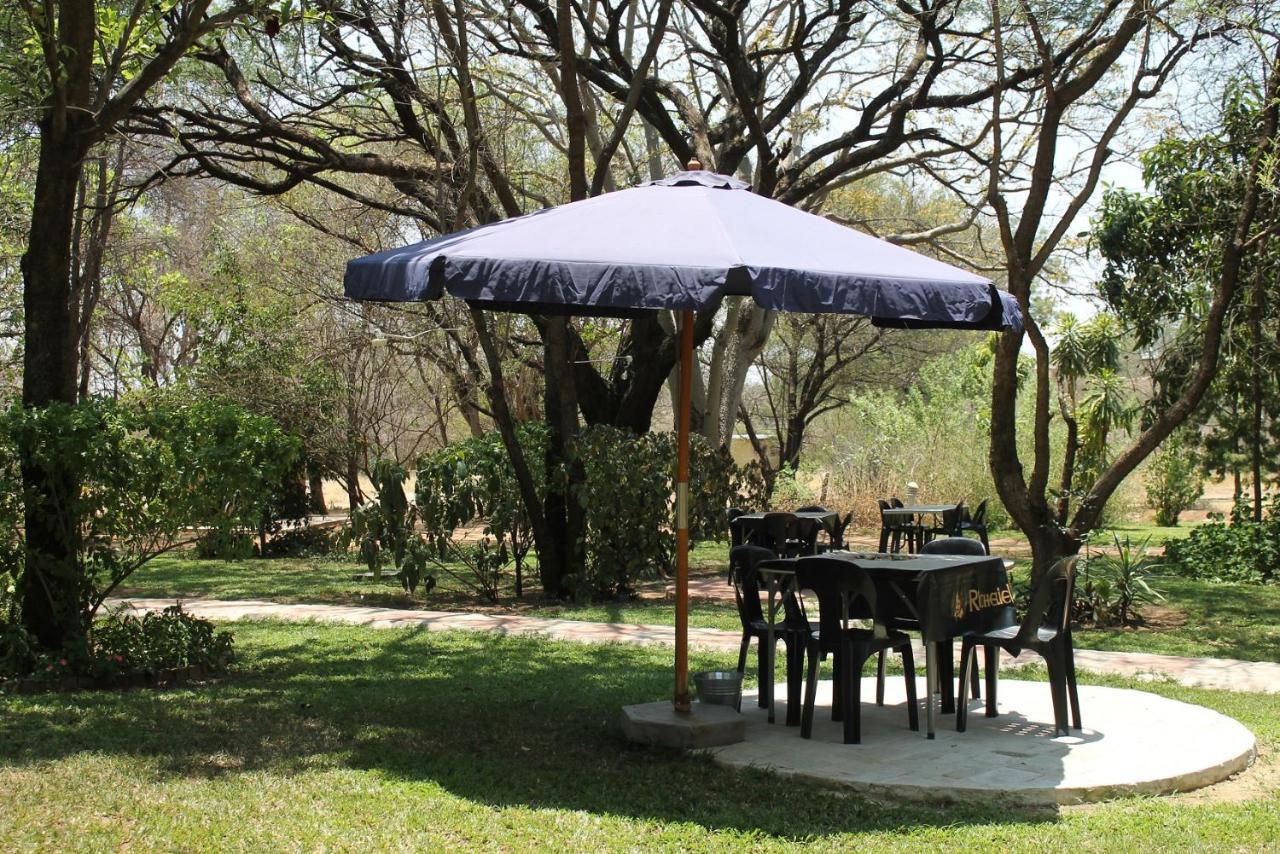 Divundu Guest House Kültér fotó